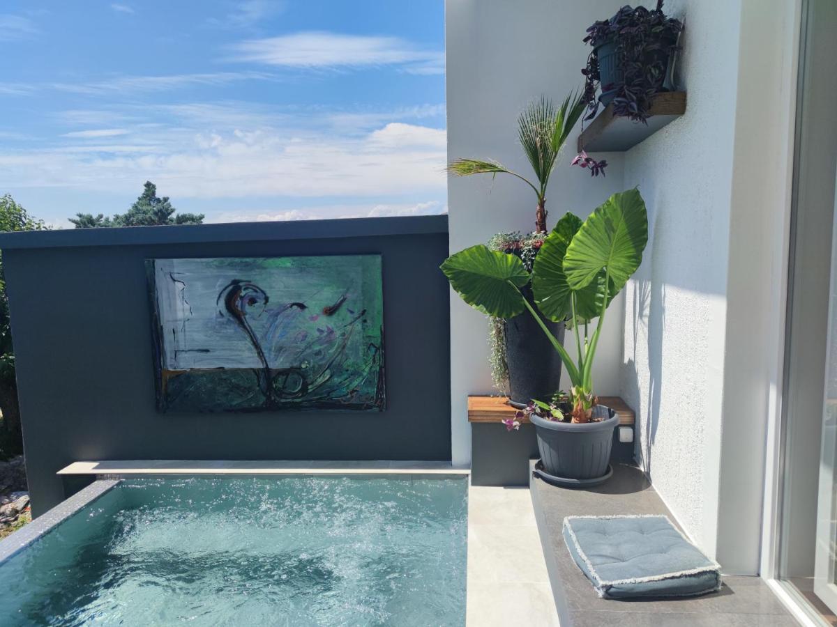 Art Gallery House With A Small Relaxing Pool تْسْغيكفانِتْسا المظهر الخارجي الصورة