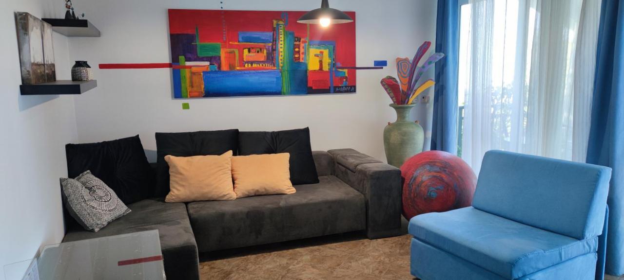 Art Gallery House With A Small Relaxing Pool تْسْغيكفانِتْسا المظهر الخارجي الصورة